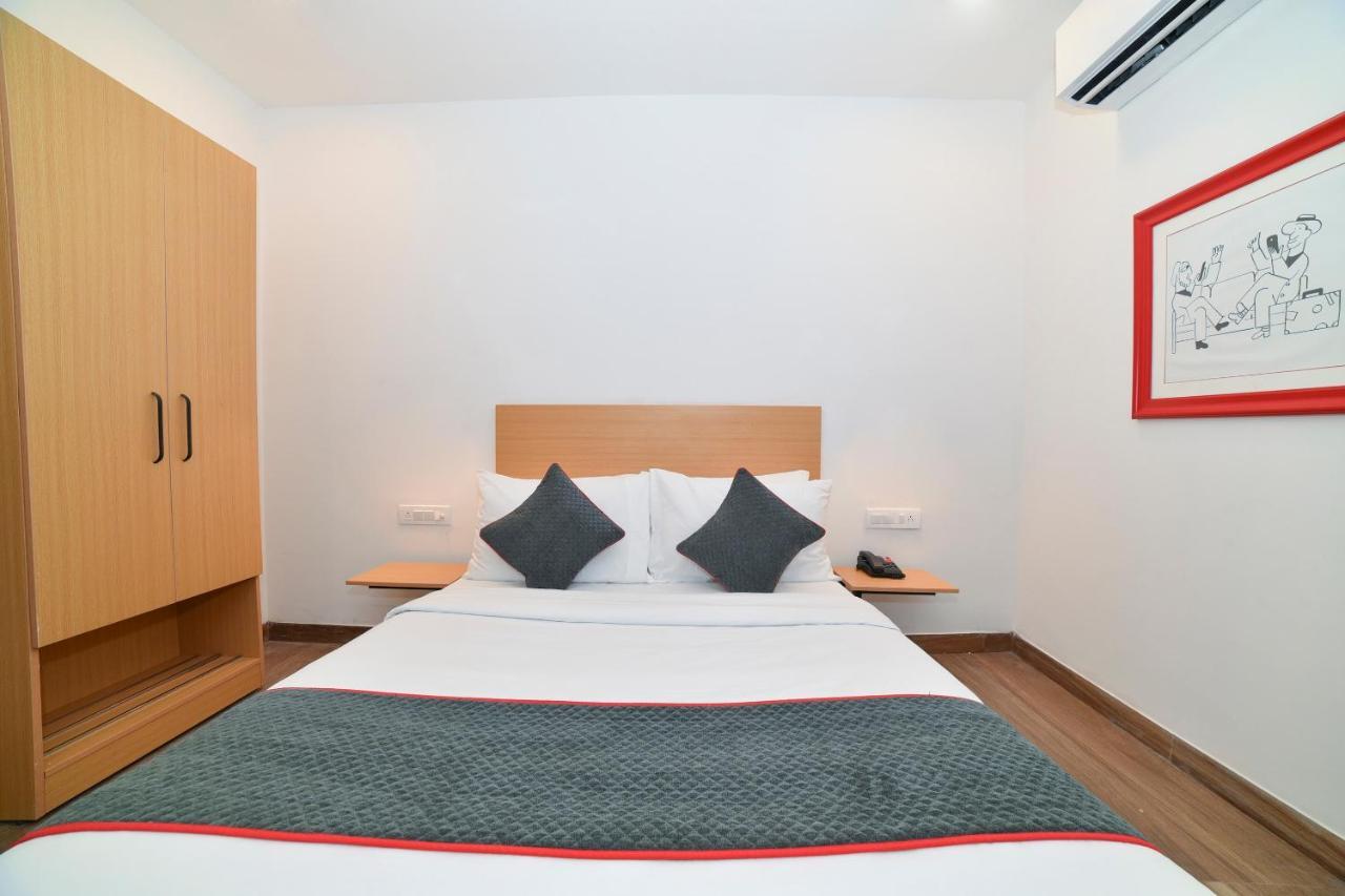 Vaccinated Staff- Oyo Townhouse 384 Nk Hotels Dispur Luaran gambar