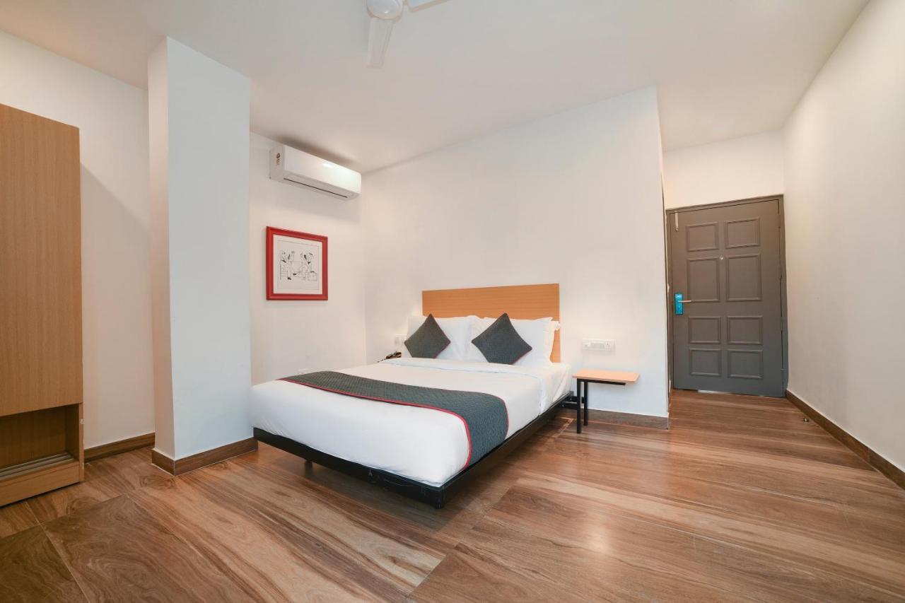 Vaccinated Staff- Oyo Townhouse 384 Nk Hotels Dispur Luaran gambar